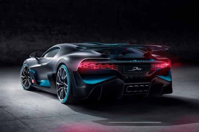 Bugatti Divo, Hypercar yang Jago Nikung (203913)
