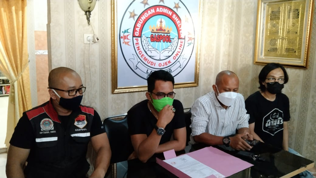 Direktur LBH PAI Muhammad Ilyas yang menjadi kuasa hukum driver ojek online yang diduga dikeroyok saat menukar pesanan. | Foto: Bella Sardio/ Lampung Geh