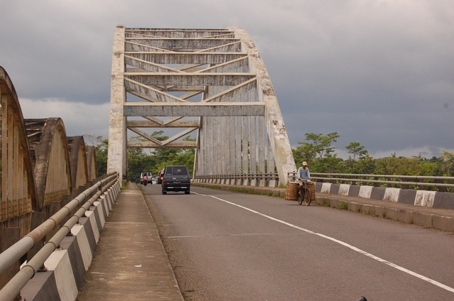 Jemabatan Sungai Serayu (Domentasi: Edmiraldo)