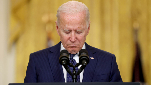 Presiden AS Joe Biden menyampaikan sambutan tentang Afghanistan di Ruang Timur Gedung Putih, Washington, AS. Foto: Jonathan Ernst/REUTERS