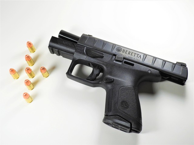 Ilustrasi senjata api Beretta. Foto: Pixabay