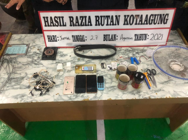 Gelar Razia, Rutan Kota Agung Temukan Handphone hingga Gunting dan Pinset (2)