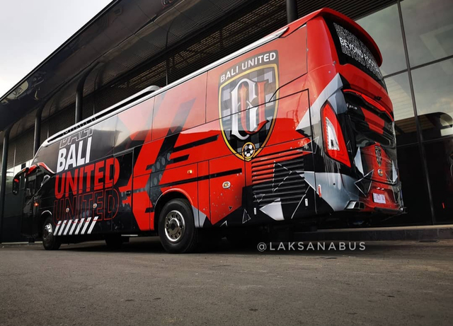Foto: Deretan Bus Klub Sepak Bola Liga 1 2021, Mana yang Paling Keren? (264252)