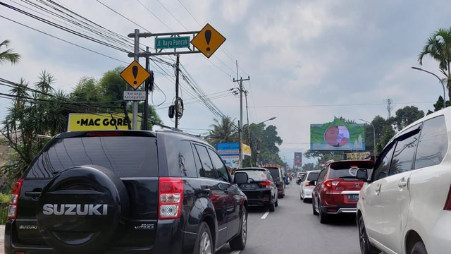 Lalu lintas kawasan wisata Puncak, Bogor, Minggu (29/8). Foto: Dok. Istimewa