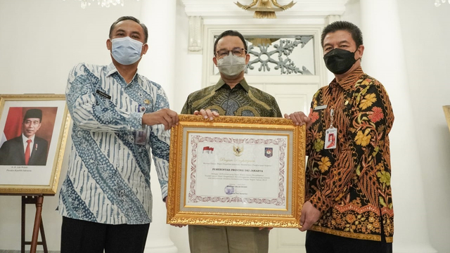 Pemprov DKI Jakarta mendapatkan penghargaan dari Kementrian Dalam Negeri (Kemendagri). Foto: Pemprov DKI Jakarta