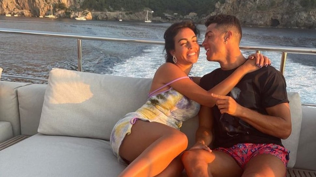 Kebersamaan Cristiano Ronaldo dan pasangannya, Georgina Rodriguez. (Foto: Instagram @cristiano)