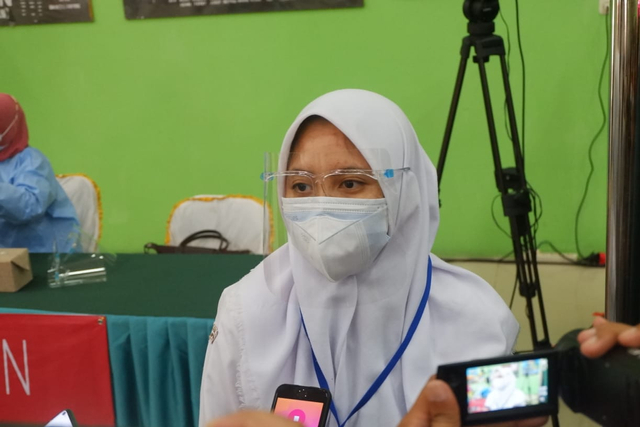 Jokowi Tinjau Vaksinasi di SMAN 2 Bandar Lampung, Ini Kata Salah Satu Siswa (4)