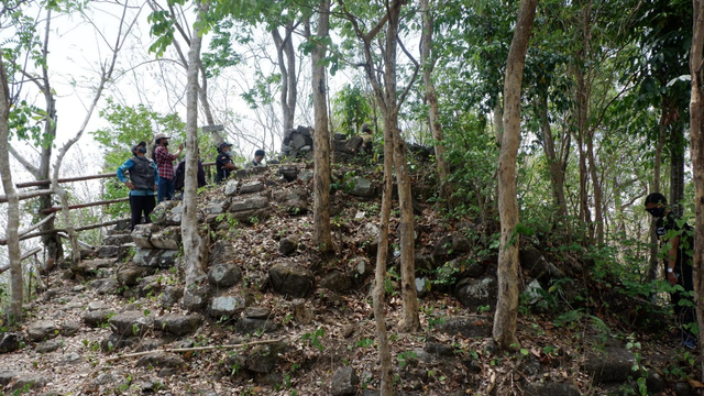 Bangunan Diduga Stupa Candi Buddha Ditemukan di Perbukitan Prambanan Sleman, DIY (3)