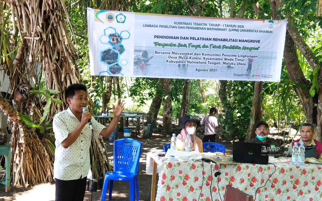 Pendidikan dan pelatihan terkait mangrove yang diselenggarakan mahasiswa Kubermas Unkhair Ternate bersama sejumlah pihak. Foto: Istimewa