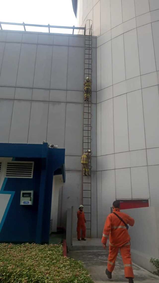 Damkar: Ledakan di Mal Taman Anggrek dari Knalpot Genset (94744)