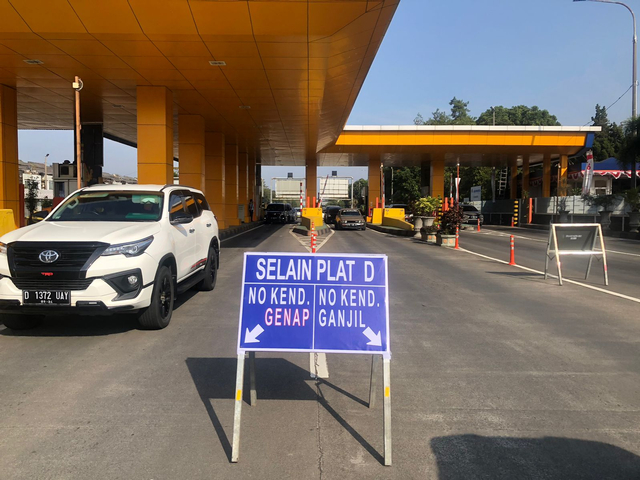 Pintu tol Pasteur, Kota Bandung mulai menerapkan ganjil-genap. Foto: Dok. Istimewa
