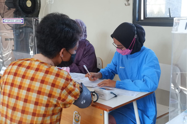 Persiapan PTM Tatap Muka, 7 Ribu Siswa SMP di Bandar Lampung Mulai Divaksin (2)