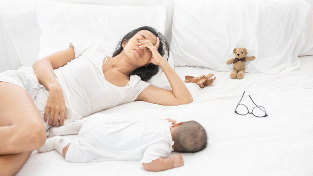 Ilustrasi ibu insomnia setelah melahirkan. Foto: Shutter Stock