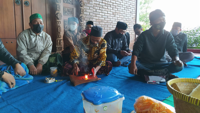 Tolak Cukai Naik, Petani Tembakau Lereng Gunung Sumbing Gelar Ritual Tolak Bala (23346)