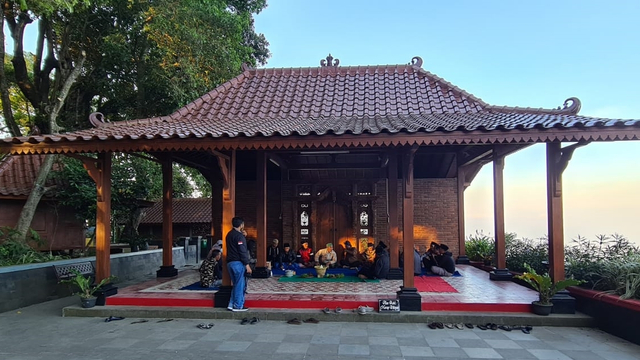 Tolak Cukai Naik, Petani Tembakau Lereng Gunung Sumbing Gelar Ritual Tolak Bala (23344)