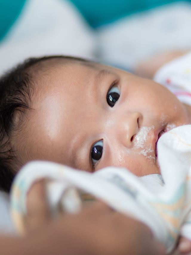 Ilustrasi ASI keluar dari hidung bayi. Foto: Shutter Stock