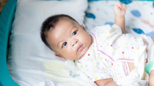 Penyebab bayi bisa tersedak ASI. Foto: Shutter Stock