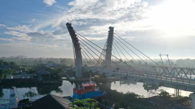 Konsorsium WIKA Selesaikan Pembangunan Jembatan Sei Alalak, Banjarmasin. Foto: WIKA