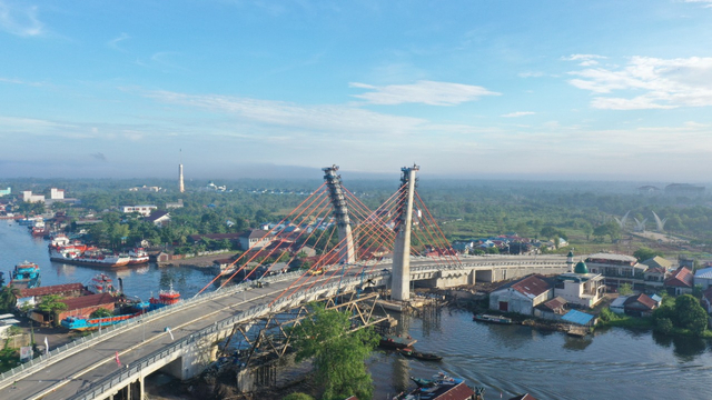 Konsorsium WIKA Selesaikan Pembangunan Jembatan Sei Alalak, Banjarmasin. Foto: WIKA