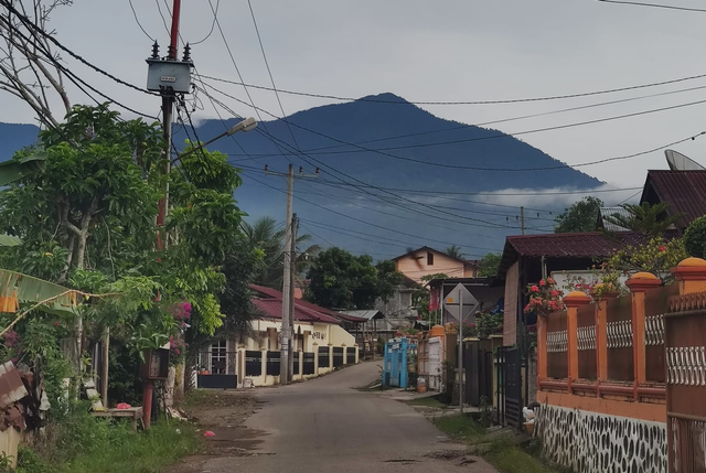 Gunung Lubuk Raya dilihat dari Sidempuan (Dokumentasi: Edmiraldo)