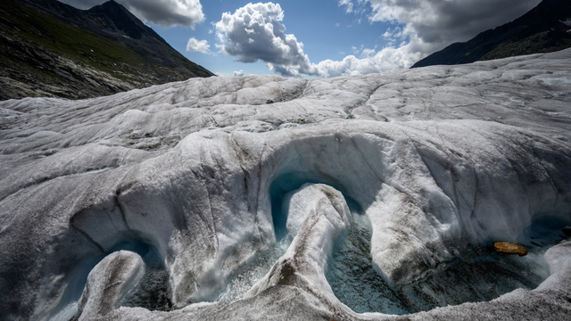Pemandangan Gletser Aletsch di pegunungan Alpen, Swiss, Rabu (25/8/2021). Foto: Fabrice Coffrini/AFP