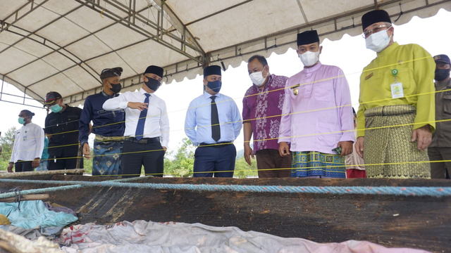 Artefak Sampan Bercadik Khas Nusantara Kini Disimpan di Museum Linggam Cahaya (191307)