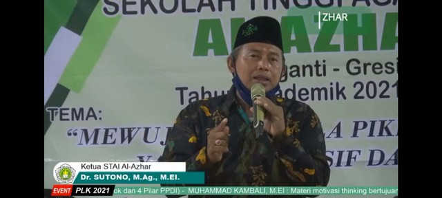 Ketua STAI Al-Azhar Menganti (Dr. Sutono, M.Pd.I., M.E.) dalam Memberikan Sambutan Kepada Mahasiswa (dok/staiaz)