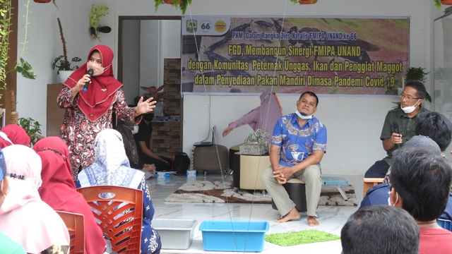 Kegiatan Pengabdian Kepada Masyarakat Dosen-dosen FMIPA Unand dalam bentuk Forum Group Discussion (FGD) menyambut Dies Natalis FMIPA Unand yang ke-66. Foto: dok FMIPA Unand