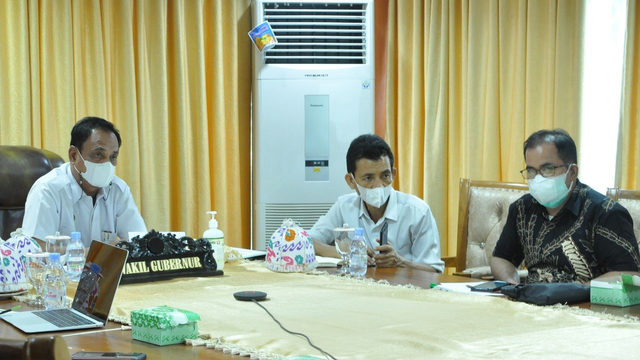 Wakil Gubernur Sulteng Mamun Amir, mengikuti rapat koordinasi Penerapan PPKM Level 4,3 yang dipimpin Menko Perekonomian Airlangga Hartarto secara virtual, Minggu (5/9). Foto: Dok. Pemprov Sulteng