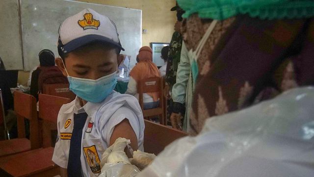 750 siswa SMP di Palembang jalani vaksinasi gratis, Senin (6/9) Foto: abp/Urban Id