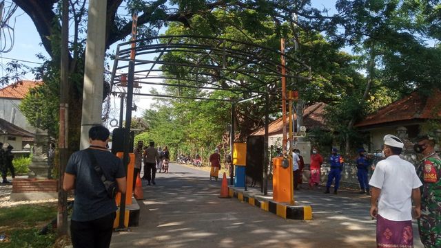 Portal dan loket parkir Desa Wisata Serangan, Denpasar yang sempat diprotes sejumlah warga - IST