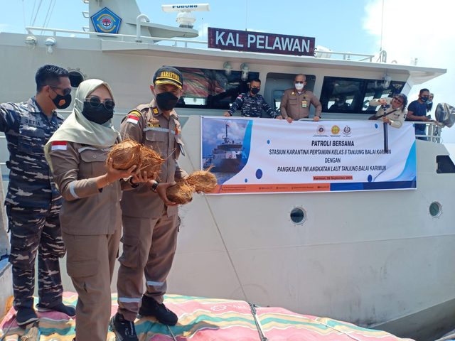 TNI AL dan Karantina Pertanian Karimun Temukan 17 Ton Beras Tanpa Dokumen (94247)