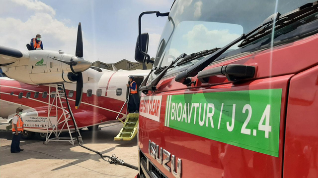 Pertamina dan PTDI Uji coba penggunaan bioavtur di pesawat CN235. Foto: Dok. PTDI