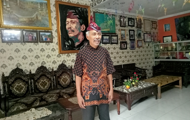 Seniman ludruk Surabaya Cak Kartolo. Foto: Masruroh/Basra