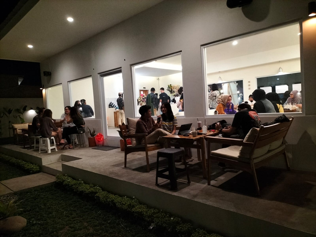 Salah satu sudut di Meraki Coffe and Space di Jalan Sutomo Kota Cirebon.(Juan)