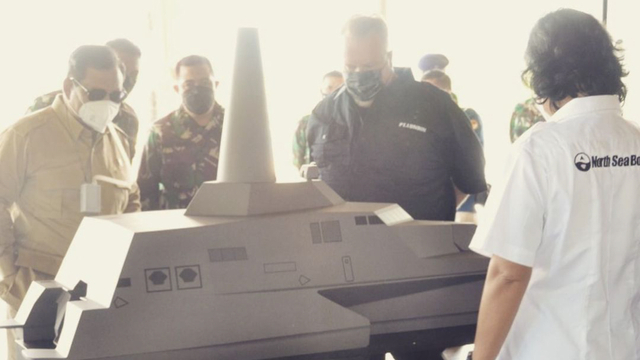 Prabowo Kunjungi Pabrik Kapal Perang ‘Siluman’ di Banyuwangi (44940)