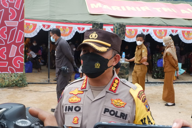 Sempat Membludak, Kerumunan Vaksinasi di Masjid Al-Furqon Ditertibkan (1)