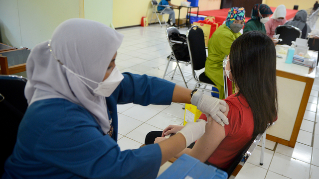 Suasana sentra vaksinasi COVID-19 di Kampus ITI, Serpong, Tangerang Selatan, Banten, Kamis (9/9/2021). Foto: PII