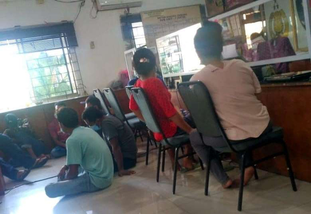 Penampakan para calon PMI ilegal yang diamankan Polsek Lubuk Baja. (Foto: Reza/Batamnews)