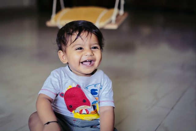 Nama Belakang Bayi Laki-laki Modern yang Bermakna Baik (1231389)