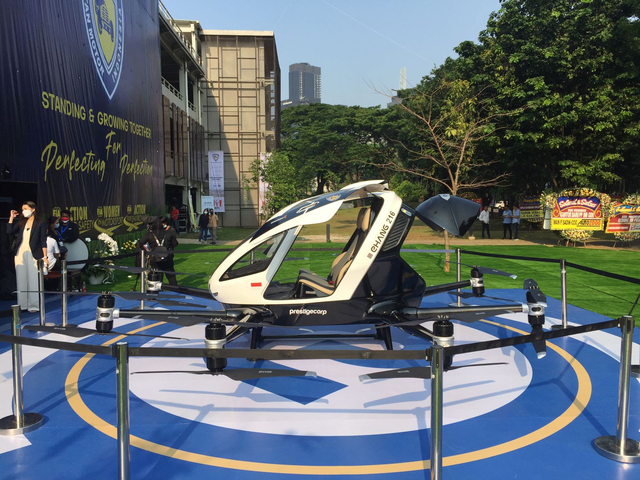 Foto: Taksi Terbang EHAng 216 Tampil Perdana di Senayan (390471)