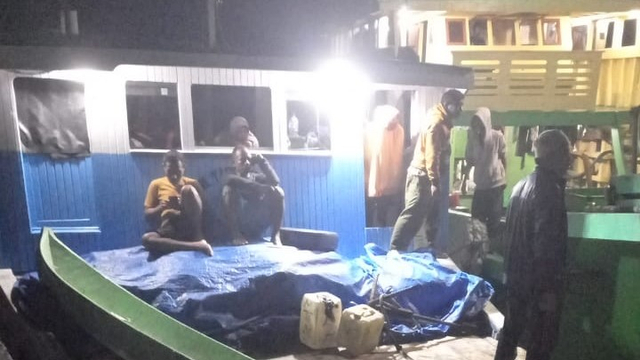 KM Tiga Putri akhirnya ditemukan di perairan Bitung, Sulawesi Utara, Jumat (10/9). Seluruh penumpang kapal motor dinyatakan selamat. Foto: Istimewa