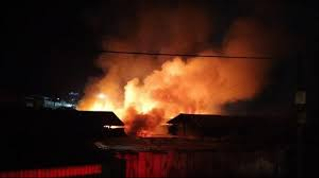 Kebakaran di Bukittinggi, Sumatera Barat, Sabtu 11 September 2021 dini hari. Foto: dok Damkar