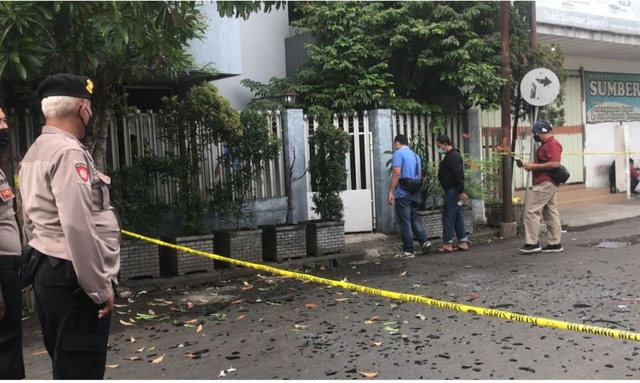 Ledakan Terjadi di Mojokerto, Kaca Rumah Pecah Berserakan