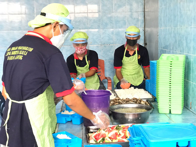 Kalapas Narkotika Bandar Lampung Lakukan Inspeksi Pengelolaan Makanan (2)