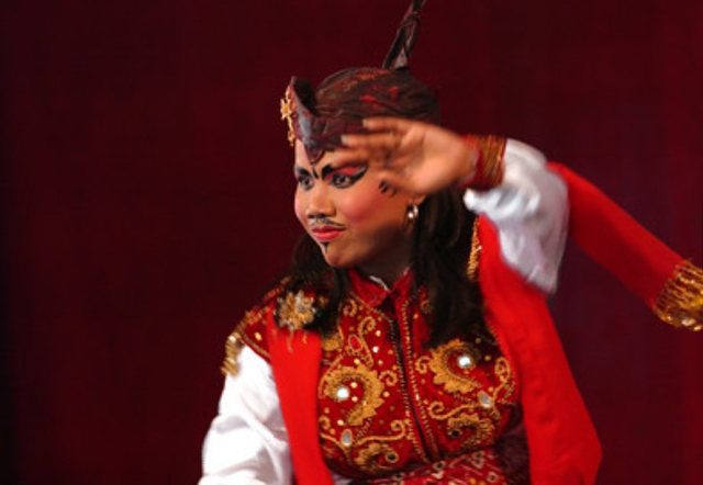 5 Contoh Tarian yang Gerakannya Kuat dan Lincah Khas Indonesia (100350)