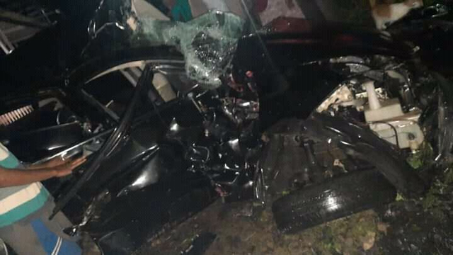 2 Mahasiswa di Lampung Tewas Setelah Mobil yang Dikendarai Tertabrak Kereta Api (1)