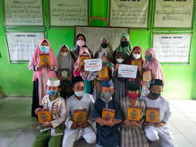Santri Yayasan MI Yaslim Tanralili, Kabupaten Maros, Provinsi Sulawesi Selatan.