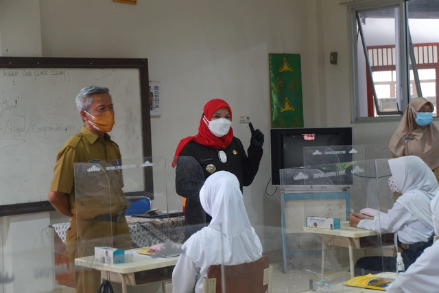 Walkot Bandar Lampung Pastikan Prokes Berjalan Saat Simulasi PTM Terbatas (2)