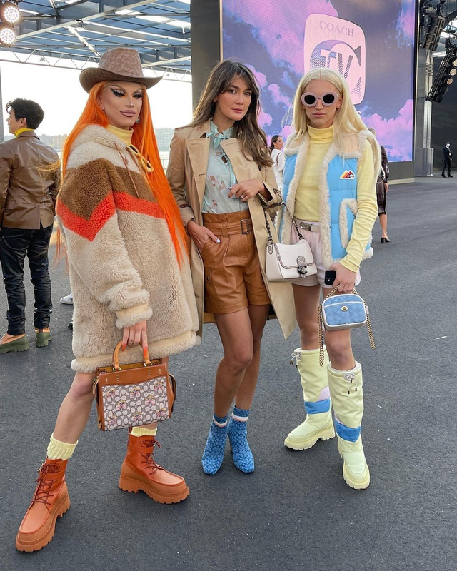 Gaya Busana Luna Maya saat Hadir di Coach New York Fashion Week 2022 (856146)